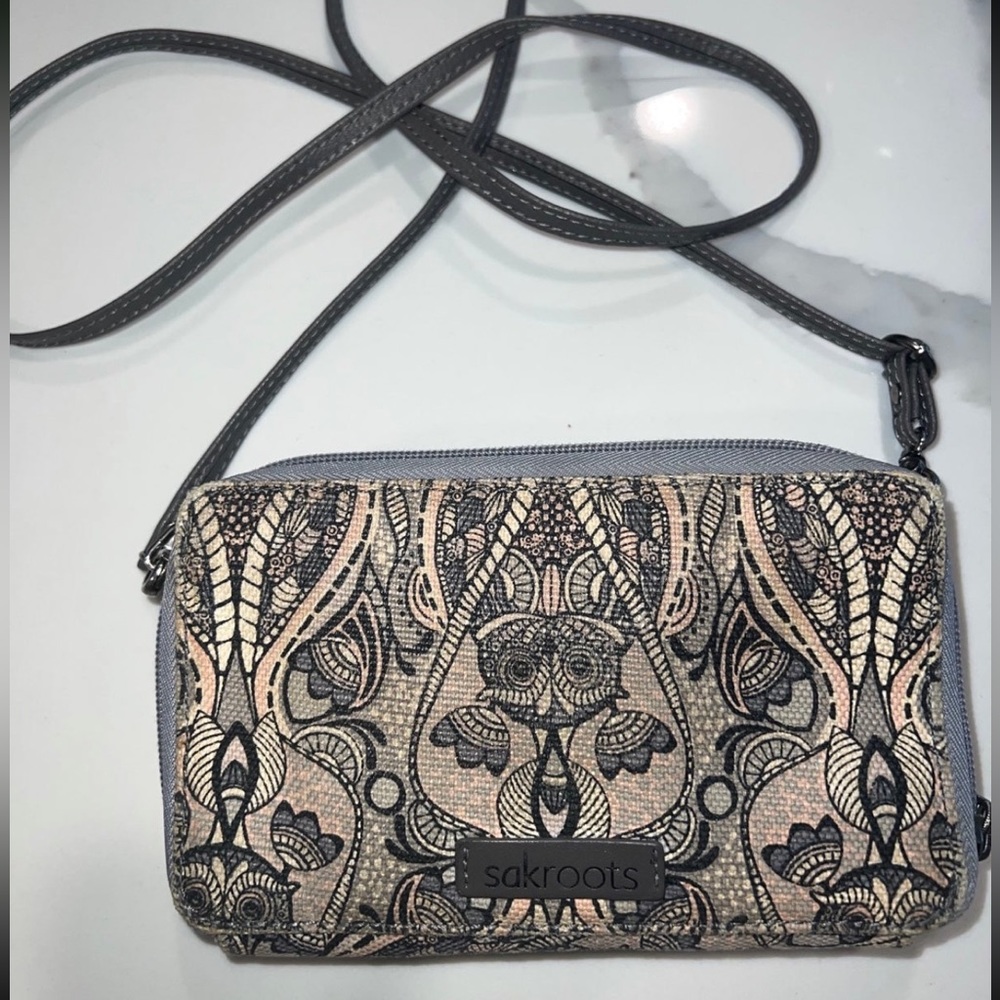 Sakroots Gray Owl Pattern Zipper Cross Body